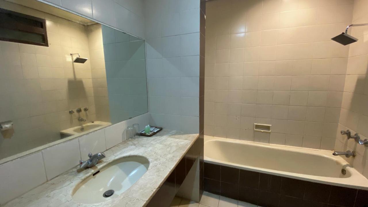Grand Whiz Hotel Μπρόμο Εξωτερικό φωτογραφία